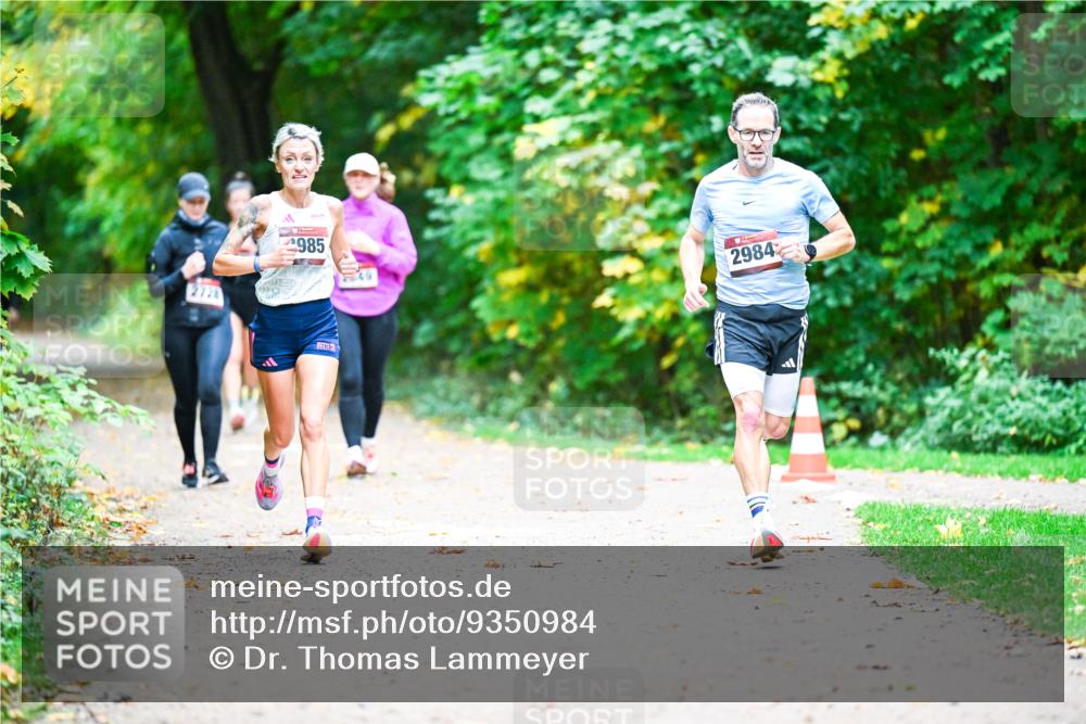 12.10.2025 - Bramfelder Halbmarathon 2025 Dr. Thomas Lammeyer http://msf.ph/oto/9350984 12.10.2025 10:36:57 Laufen 2728, 985, 2984 meine-sportfotos.de