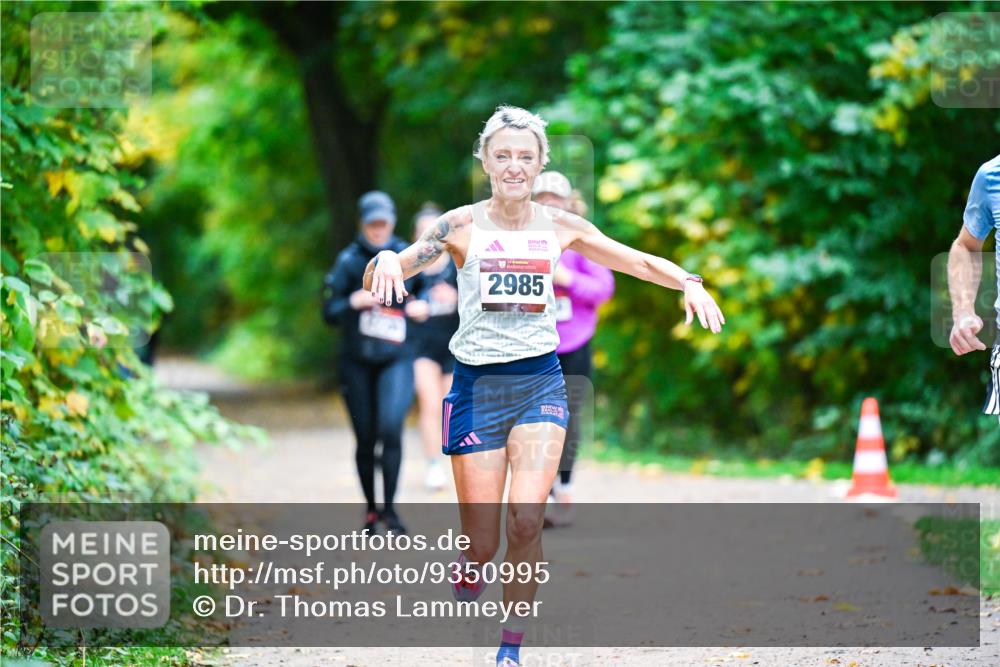 12.10.2025 - Bramfelder Halbmarathon 2025 Dr. Thomas Lammeyer http://msf.ph/oto/9350995 12.10.2025 10:36:59 Laufen 2985 meine-sportfotos.de