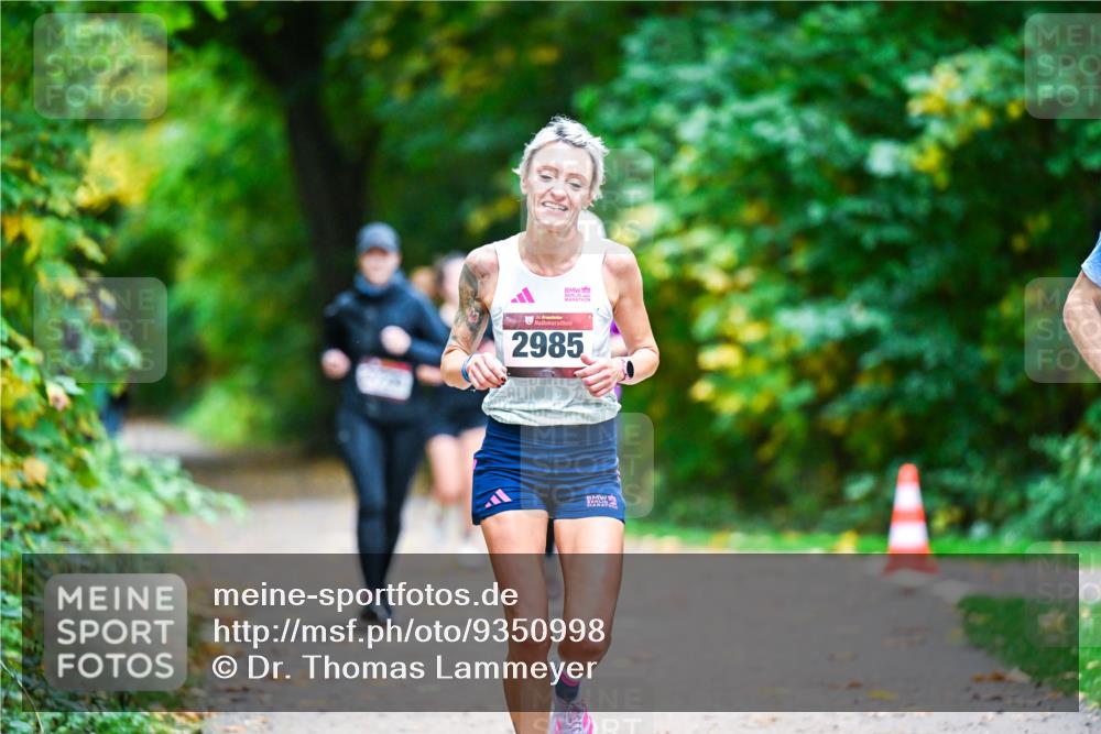 12.10.2025 - Bramfelder Halbmarathon 2025 Dr. Thomas Lammeyer http://msf.ph/oto/9350998 12.10.2025 10:36:59 Laufen 34, 2985 meine-sportfotos.de