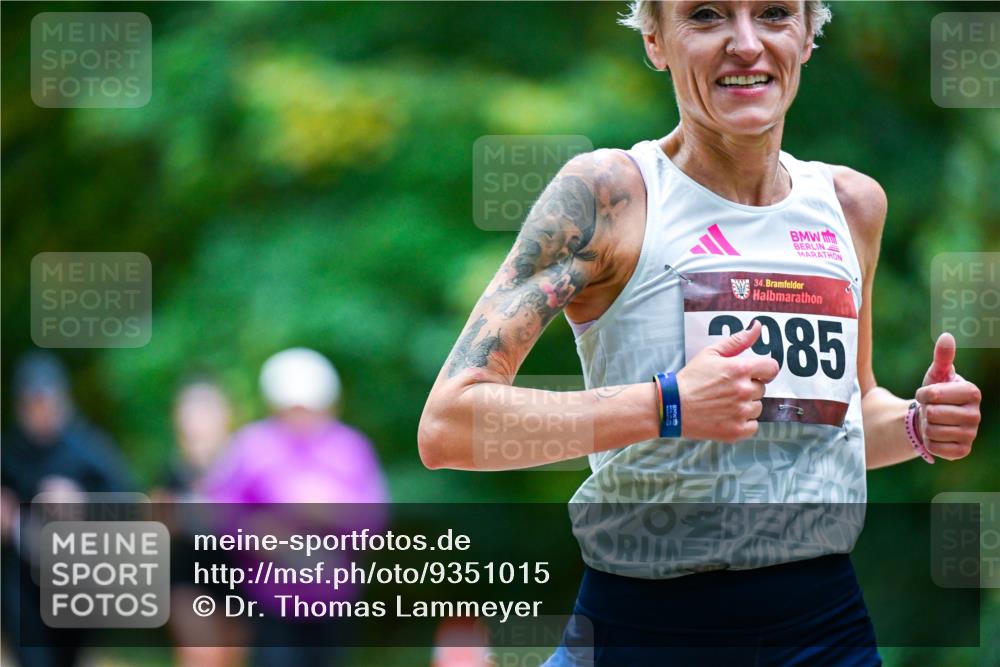 12.10.2025 - Bramfelder Halbmarathon 2025 Dr. Thomas Lammeyer http://msf.ph/oto/9351015 12.10.2025 10:37:02 Laufen 34, 485 meine-sportfotos.de