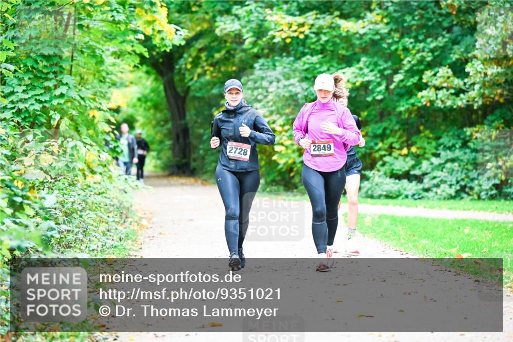 12.10.2025 - Bramfelder Halbmarathon 2025 Dr. Thomas Lammeyer http://msf.ph/oto/9351021 12.10.2025 10:37:04 Laufen 2849, 2728 meine-sportfotos.de