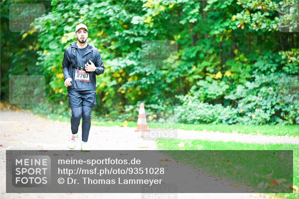12.10.2025 - Bramfelder Halbmarathon 2025 Dr. Thomas Lammeyer http://msf.ph/oto/9351028 12.10.2025 10:37:15 Laufen 2767 meine-sportfotos.de