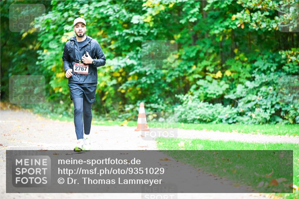 12.10.2025 - Bramfelder Halbmarathon 2025 Dr. Thomas Lammeyer http://msf.ph/oto/9351029 12.10.2025 10:37:15 Laufen 2767 meine-sportfotos.de