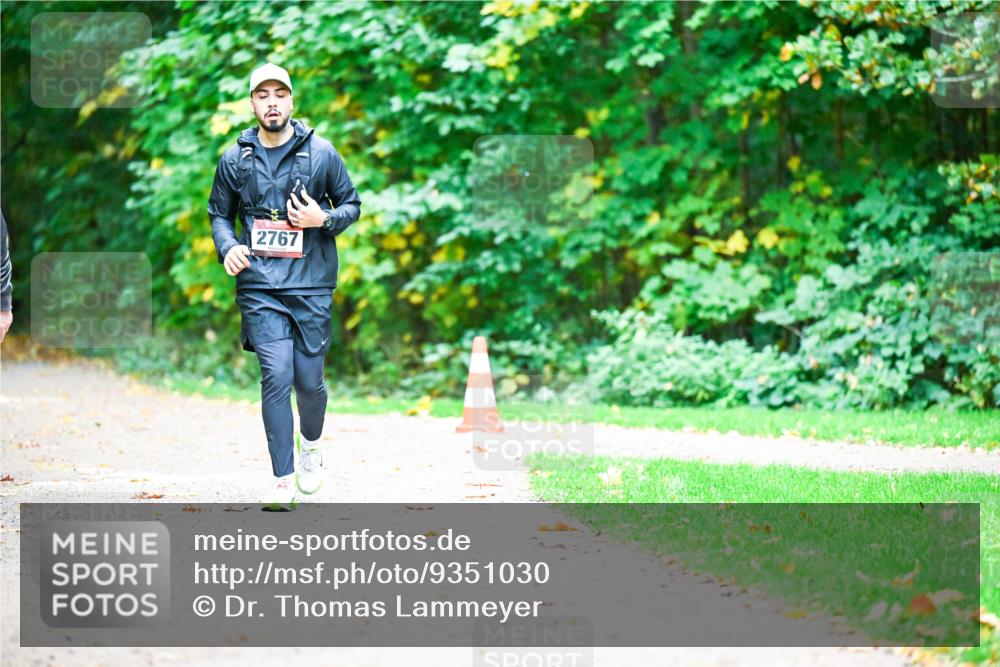 12.10.2025 - Bramfelder Halbmarathon 2025 Dr. Thomas Lammeyer http://msf.ph/oto/9351030 12.10.2025 10:37:16 Laufen 2767 meine-sportfotos.de