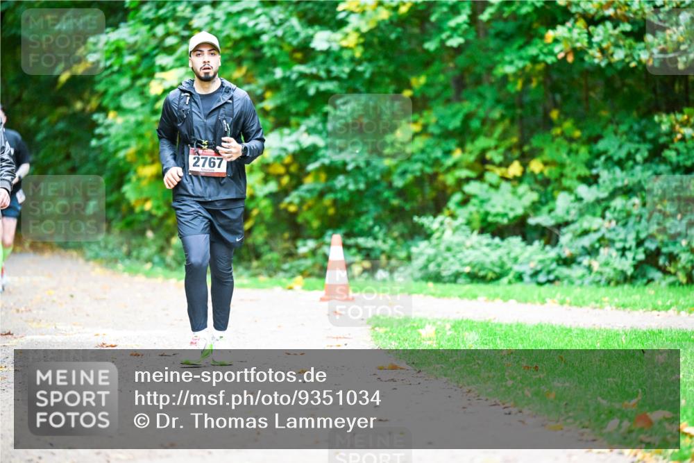 12.10.2025 - Bramfelder Halbmarathon 2025 Dr. Thomas Lammeyer http://msf.ph/oto/9351034 12.10.2025 10:37:16 Laufen 2767 meine-sportfotos.de