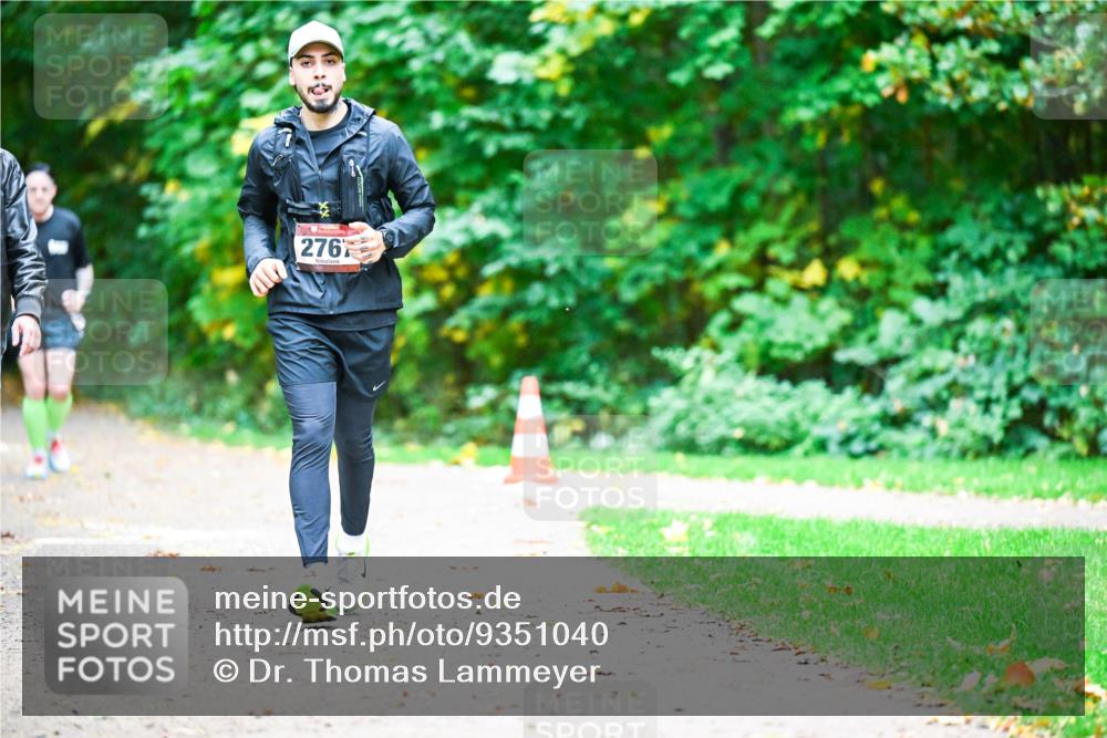 12.10.2025 - Bramfelder Halbmarathon 2025 Dr. Thomas Lammeyer http://msf.ph/oto/9351040 12.10.2025 10:37:17 Laufen 276 meine-sportfotos.de
