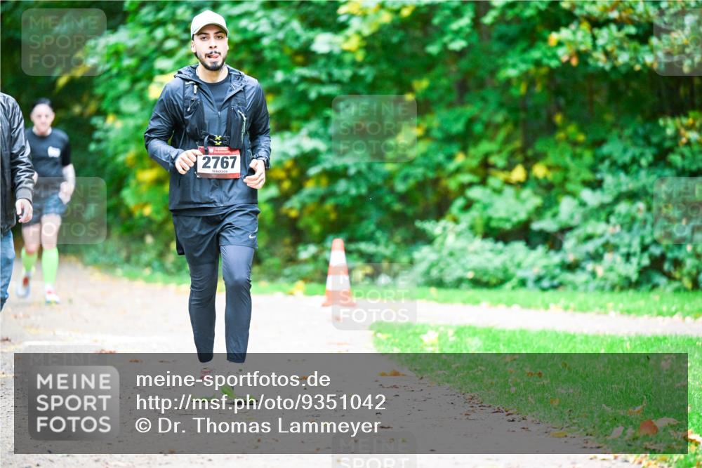 12.10.2025 - Bramfelder Halbmarathon 2025 Dr. Thomas Lammeyer http://msf.ph/oto/9351042 12.10.2025 10:37:17 Laufen 2767 meine-sportfotos.de