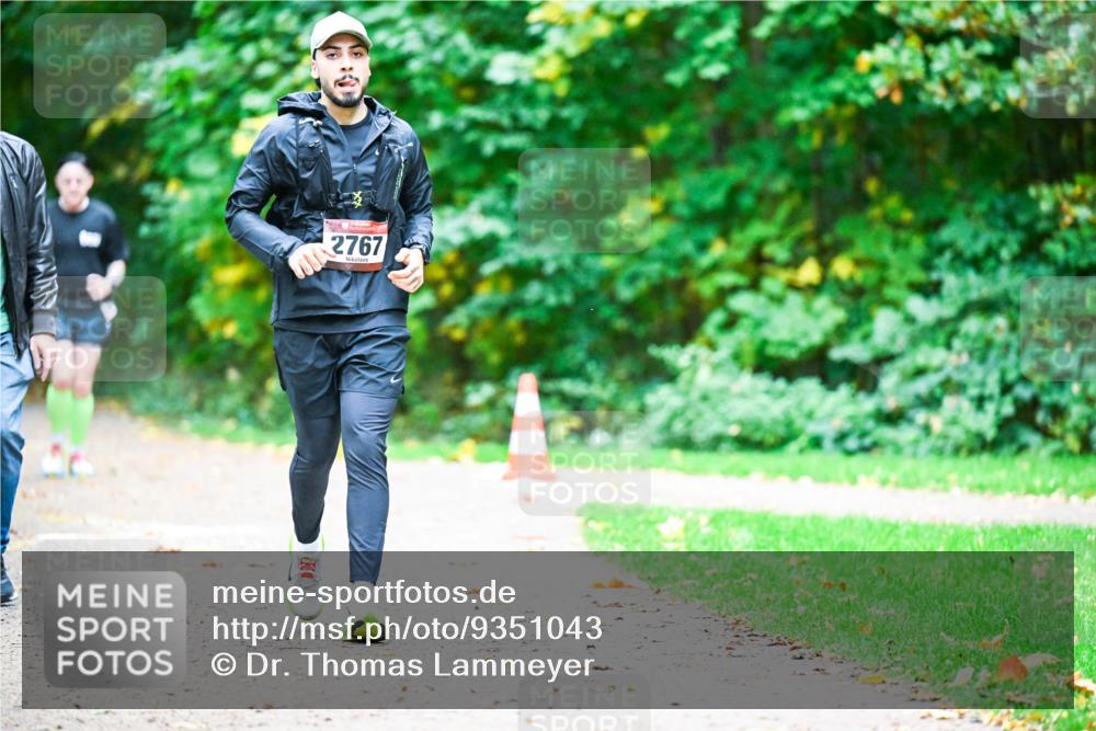 12.10.2025 - Bramfelder Halbmarathon 2025 Dr. Thomas Lammeyer http://msf.ph/oto/9351043 12.10.2025 10:37:17 Laufen 2767 meine-sportfotos.de