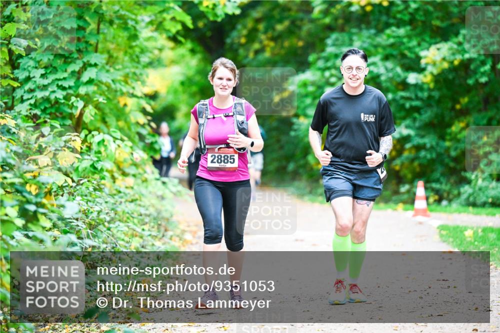 12.10.2025 - Bramfelder Halbmarathon 2025 Dr. Thomas Lammeyer http://msf.ph/oto/9351053 12.10.2025 10:37:25 Laufen 2885 meine-sportfotos.de