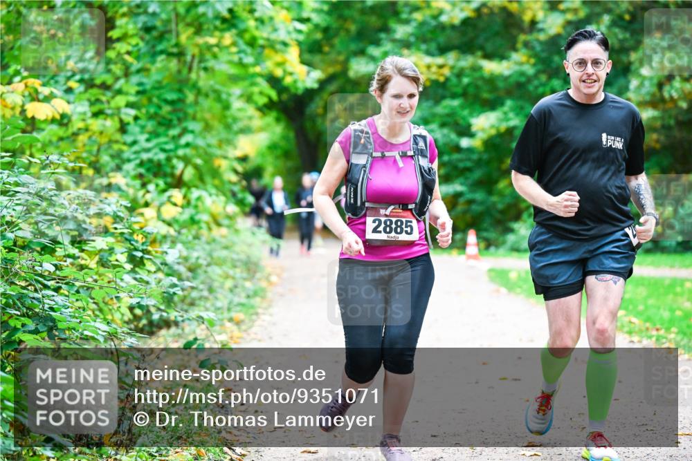 12.10.2025 - Bramfelder Halbmarathon 2025 Dr. Thomas Lammeyer http://msf.ph/oto/9351071 12.10.2025 10:37:28 Laufen 2885 meine-sportfotos.de
