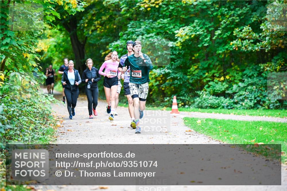 12.10.2025 - Bramfelder Halbmarathon 2025 Dr. Thomas Lammeyer http://msf.ph/oto/9351074 12.10.2025 10:37:31 Laufen 2669, 2575 meine-sportfotos.de