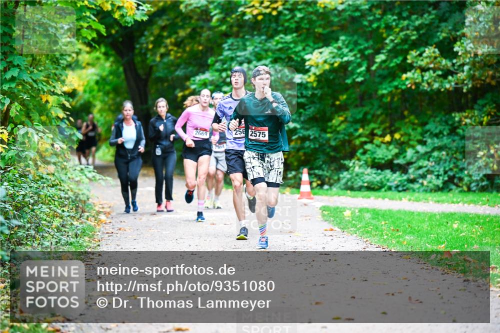 12.10.2025 - Bramfelder Halbmarathon 2025 Dr. Thomas Lammeyer http://msf.ph/oto/9351080 12.10.2025 10:37:32 Laufen 2669, 256, 2575 meine-sportfotos.de