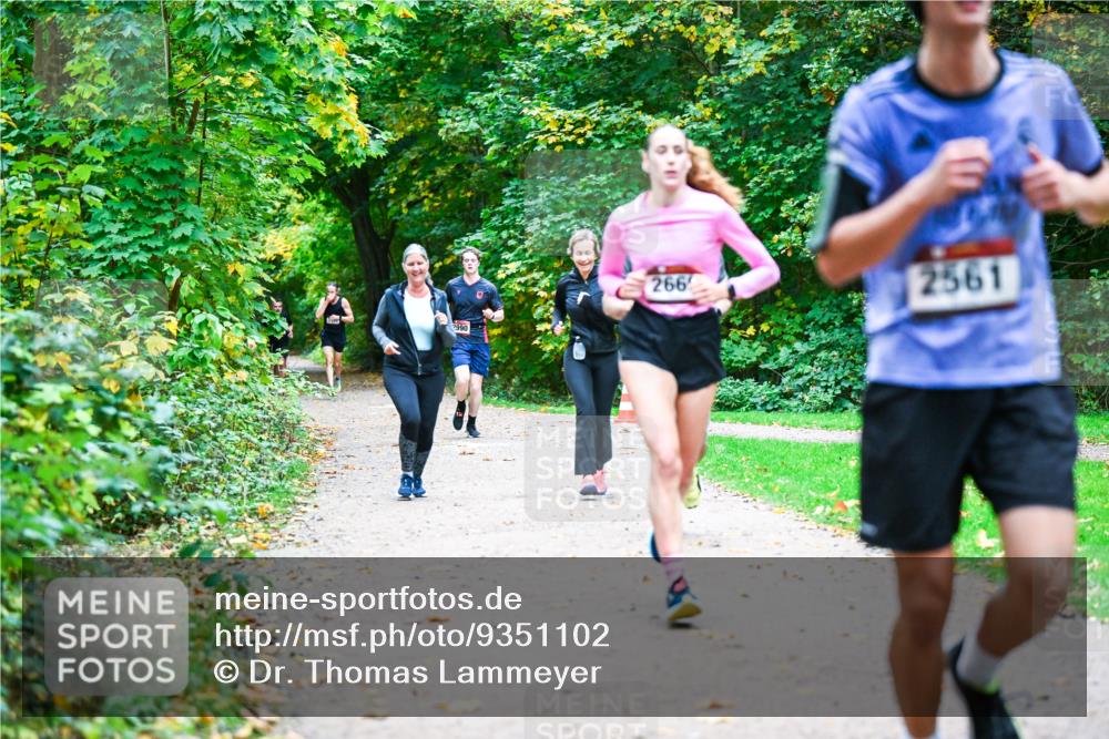 12.10.2025 - Bramfelder Halbmarathon 2025 Dr. Thomas Lammeyer http://msf.ph/oto/9351102 12.10.2025 10:37:36 Laufen 266, 2561 meine-sportfotos.de