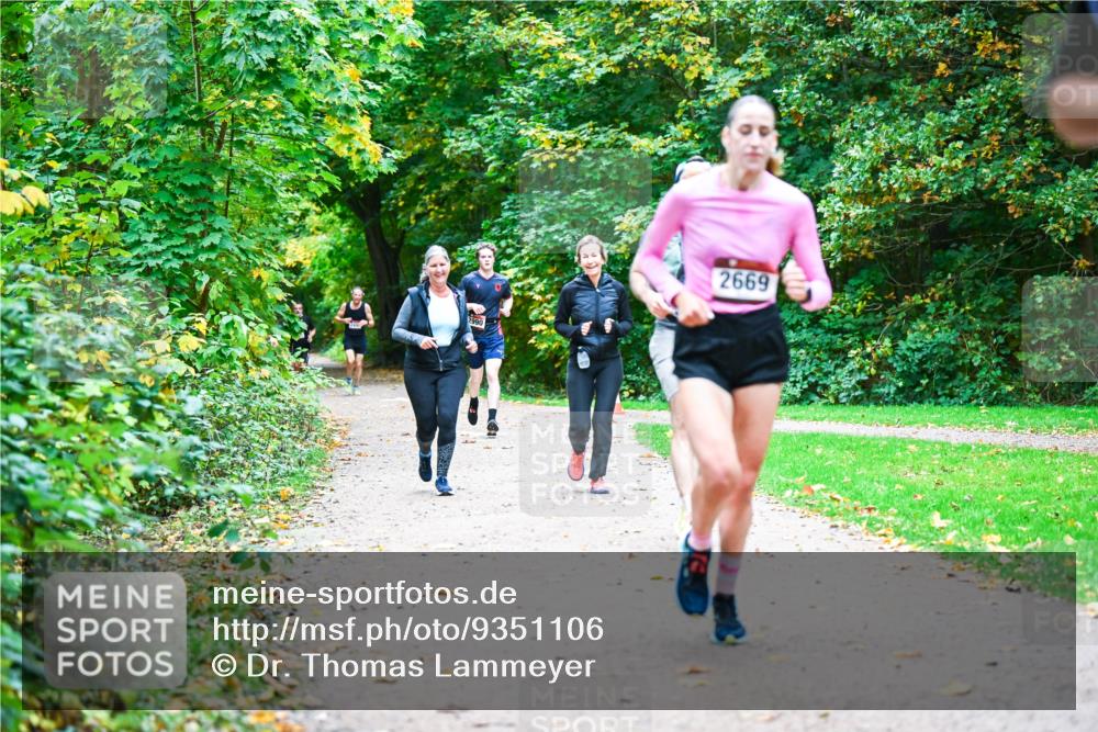12.10.2025 - Bramfelder Halbmarathon 2025 Dr. Thomas Lammeyer http://msf.ph/oto/9351106 12.10.2025 10:37:36 Laufen 2669 meine-sportfotos.de