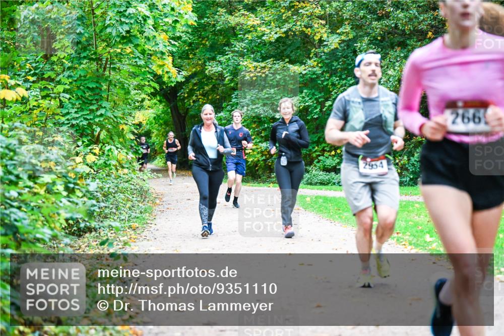 12.10.2025 - Bramfelder Halbmarathon 2025 Dr. Thomas Lammeyer http://msf.ph/oto/9351110 12.10.2025 10:37:37 Laufen 249, 2954, 266 meine-sportfotos.de