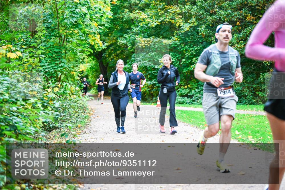 12.10.2025 - Bramfelder Halbmarathon 2025 Dr. Thomas Lammeyer http://msf.ph/oto/9351112 12.10.2025 10:37:37 Laufen 2990, 2954 meine-sportfotos.de