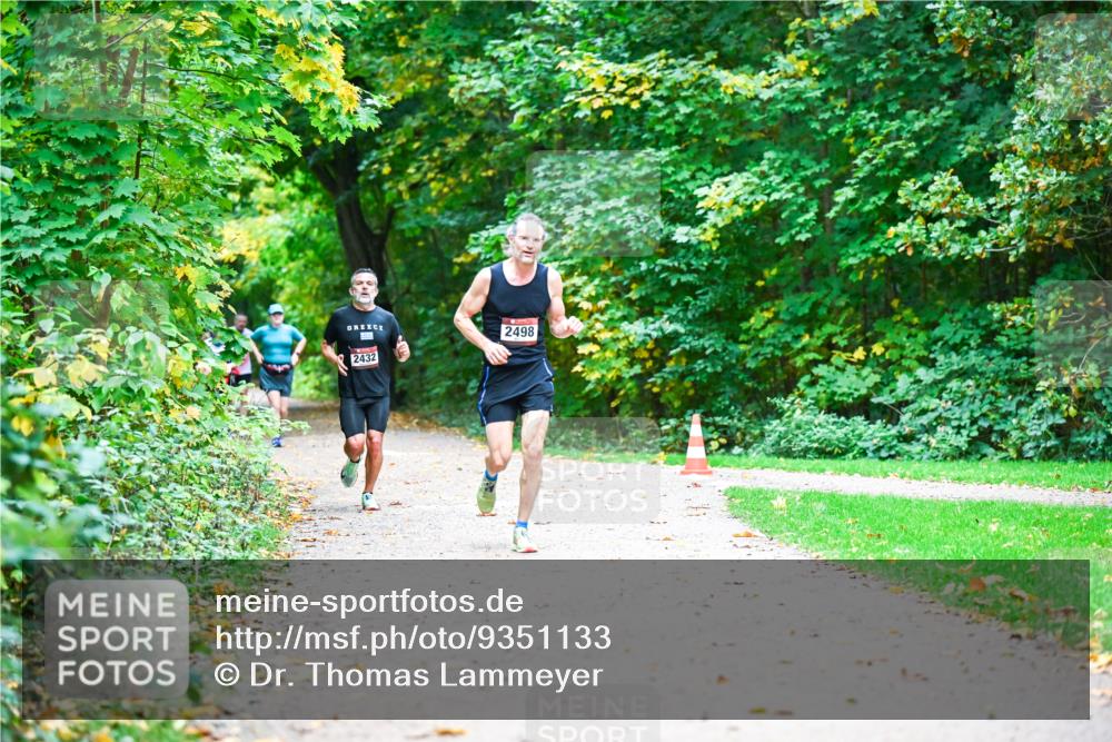 12.10.2025 - Bramfelder Halbmarathon 2025 Dr. Thomas Lammeyer http://msf.ph/oto/9351133 12.10.2025 10:37:42 Laufen 2432, 2498 meine-sportfotos.de