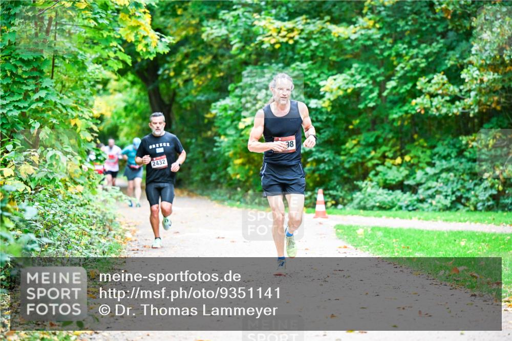12.10.2025 - Bramfelder Halbmarathon 2025 Dr. Thomas Lammeyer http://msf.ph/oto/9351141 12.10.2025 10:37:43 Laufen 2432, 38 meine-sportfotos.de