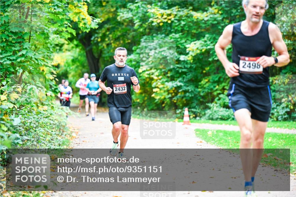 12.10.2025 - Bramfelder Halbmarathon 2025 Dr. Thomas Lammeyer http://msf.ph/oto/9351151 12.10.2025 10:37:45 Laufen 2498, 2432 meine-sportfotos.de