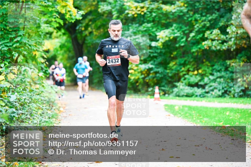 12.10.2025 - Bramfelder Halbmarathon 2025 Dr. Thomas Lammeyer http://msf.ph/oto/9351157 12.10.2025 10:37:46 Laufen 2432 meine-sportfotos.de