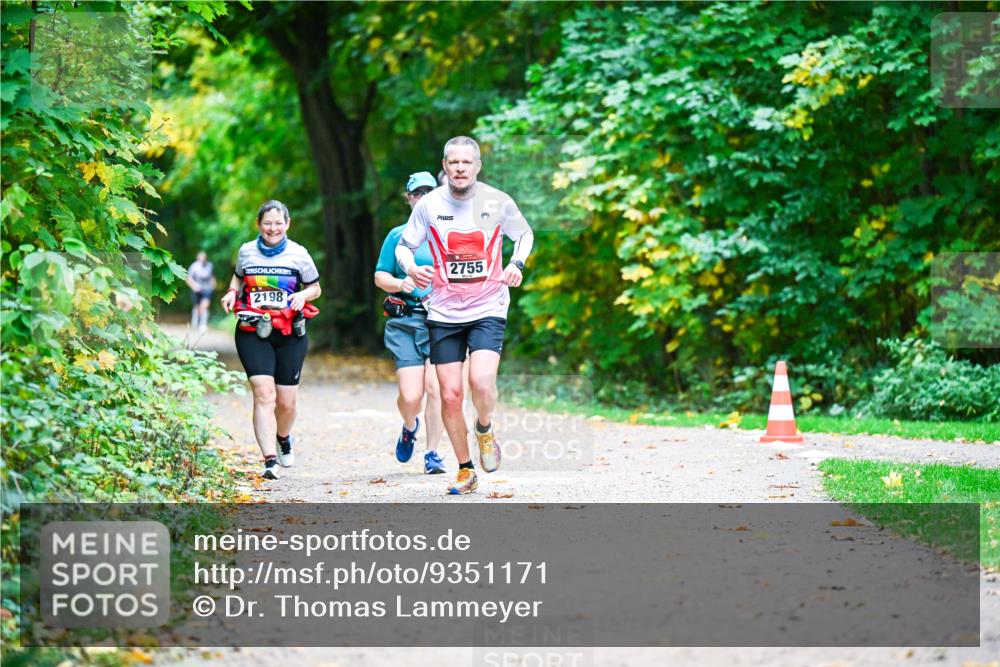12.10.2025 - Bramfelder Halbmarathon 2025 Dr. Thomas Lammeyer http://msf.ph/oto/9351171 12.10.2025 10:37:50 Laufen 2198, 2755 meine-sportfotos.de