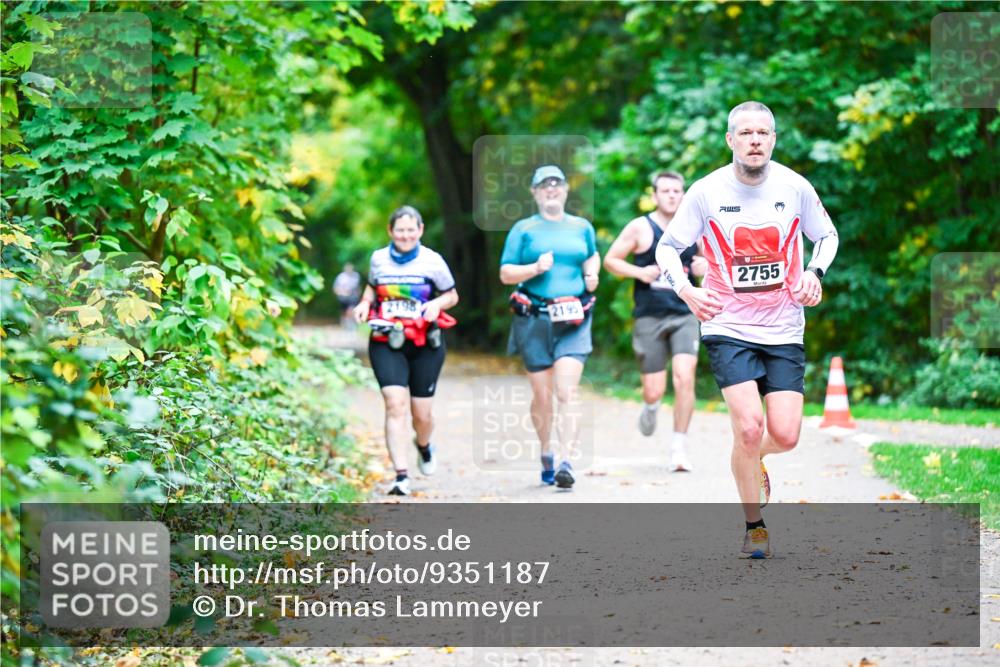 12.10.2025 - Bramfelder Halbmarathon 2025 Dr. Thomas Lammeyer http://msf.ph/oto/9351187 12.10.2025 10:37:52 Laufen 219, 2195, 2755 meine-sportfotos.de