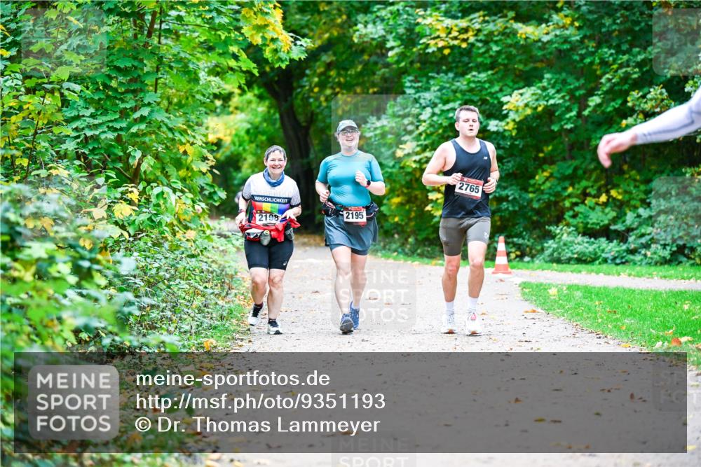 12.10.2025 - Bramfelder Halbmarathon 2025 Dr. Thomas Lammeyer http://msf.ph/oto/9351193 12.10.2025 10:37:54 Laufen 2198, 2195, 2765 meine-sportfotos.de