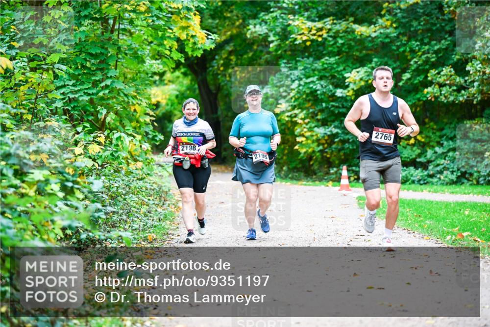 12.10.2025 - Bramfelder Halbmarathon 2025 Dr. Thomas Lammeyer http://msf.ph/oto/9351197 12.10.2025 10:37:55 Laufen 2198, 2195, 2765 meine-sportfotos.de
