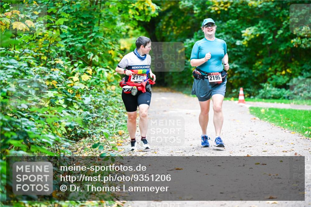 12.10.2025 - Bramfelder Halbmarathon 2025 Dr. Thomas Lammeyer http://msf.ph/oto/9351206 12.10.2025 10:37:57 Laufen 2198, 2195 meine-sportfotos.de