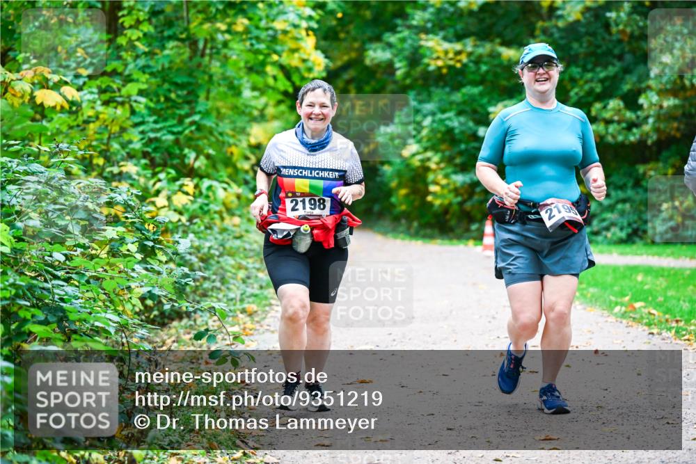 12.10.2025 - Bramfelder Halbmarathon 2025 Dr. Thomas Lammeyer http://msf.ph/oto/9351219 12.10.2025 10:37:59 Laufen 2198, 219 meine-sportfotos.de