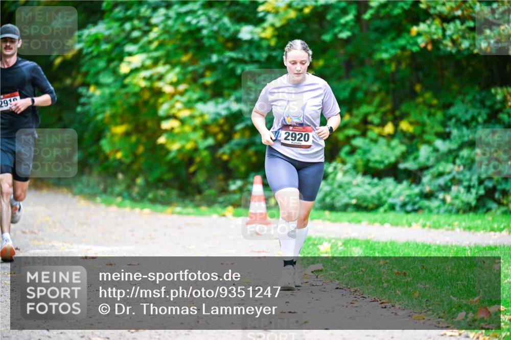 12.10.2025 - Bramfelder Halbmarathon 2025 Dr. Thomas Lammeyer http://msf.ph/oto/9351247 12.10.2025 10:38:22 Laufen 2910, 2920 meine-sportfotos.de