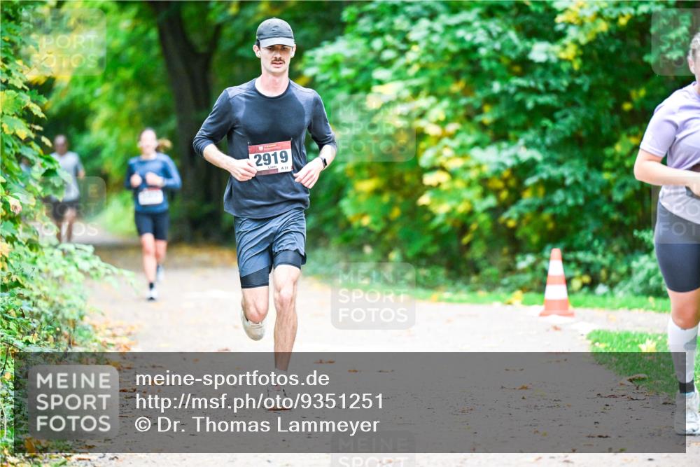 12.10.2025 - Bramfelder Halbmarathon 2025 Dr. Thomas Lammeyer http://msf.ph/oto/9351251 12.10.2025 10:38:23 Laufen 2919, 31 meine-sportfotos.de