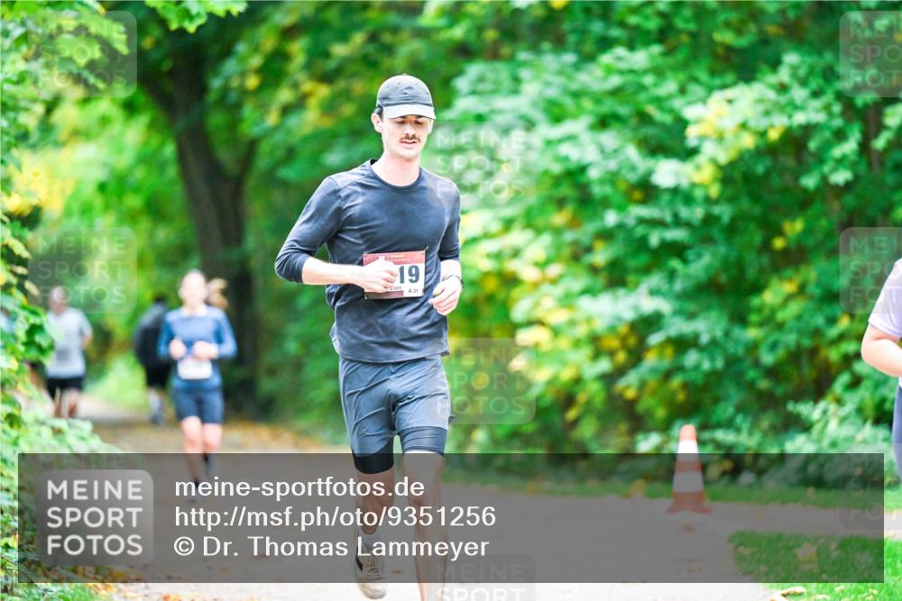 12.10.2025 - Bramfelder Halbmarathon 2025 Dr. Thomas Lammeyer http://msf.ph/oto/9351256 12.10.2025 10:38:24 Laufen 19, 31 meine-sportfotos.de