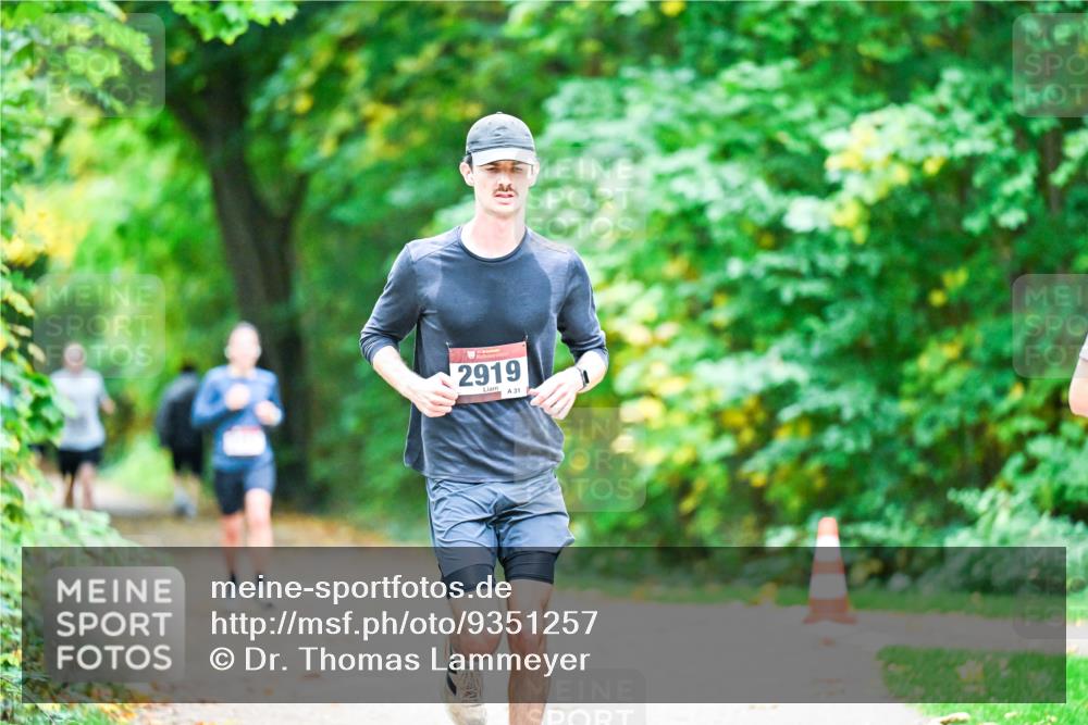 12.10.2025 - Bramfelder Halbmarathon 2025 Dr. Thomas Lammeyer http://msf.ph/oto/9351257 12.10.2025 10:38:24 Laufen 2919, 31 meine-sportfotos.de