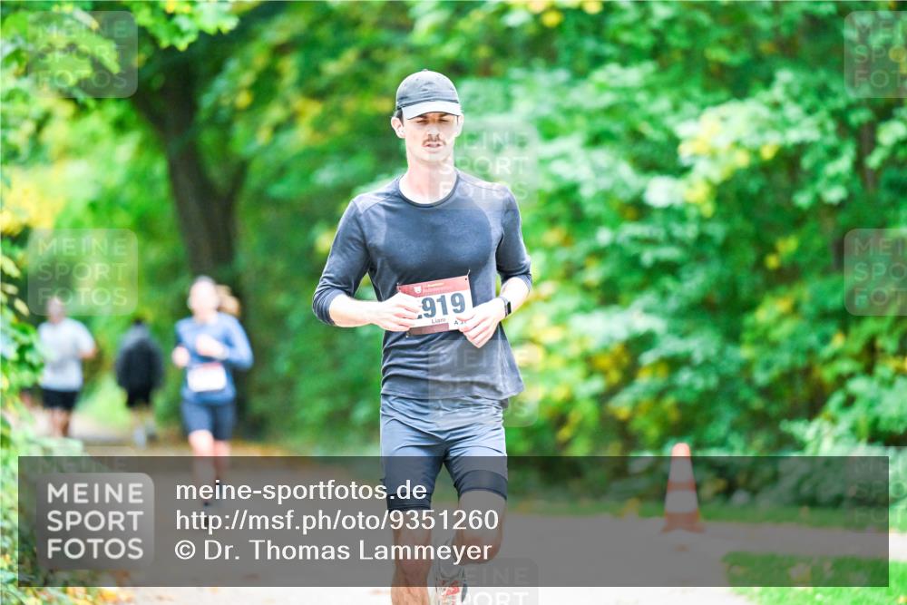 12.10.2025 - Bramfelder Halbmarathon 2025 Dr. Thomas Lammeyer http://msf.ph/oto/9351260 12.10.2025 10:38:25 Laufen 919 meine-sportfotos.de