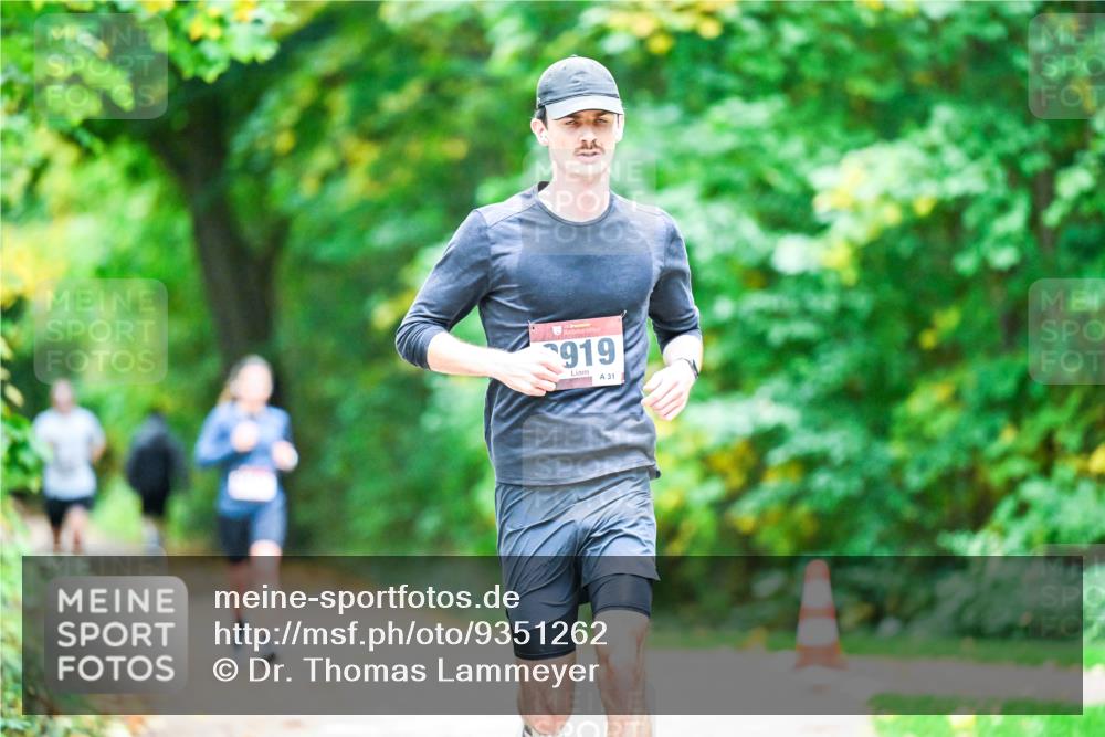 12.10.2025 - Bramfelder Halbmarathon 2025 Dr. Thomas Lammeyer http://msf.ph/oto/9351262 12.10.2025 10:38:25 Laufen 919, 31 meine-sportfotos.de