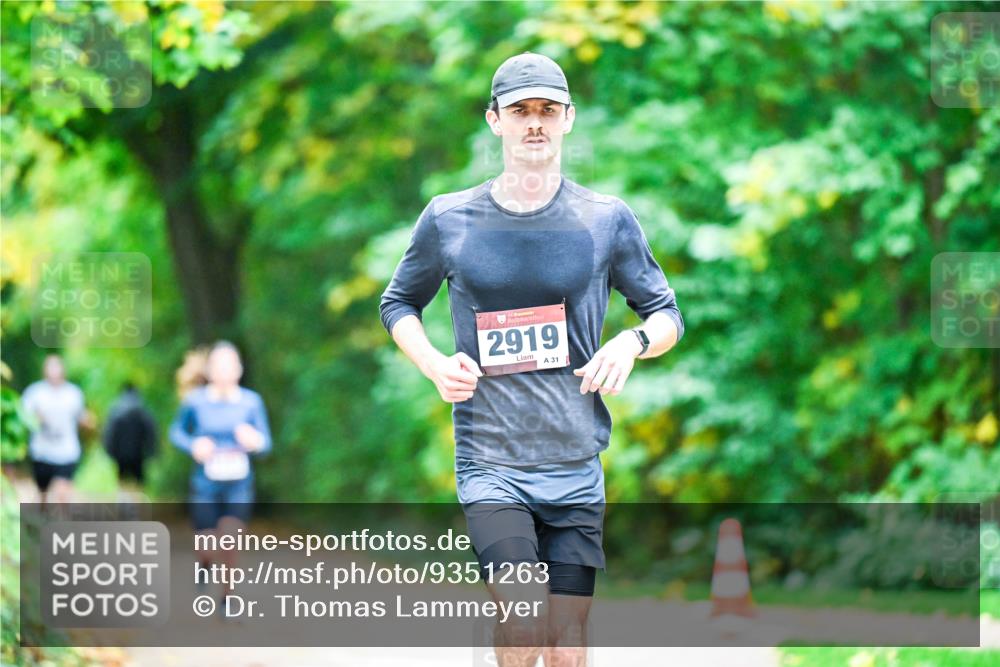 12.10.2025 - Bramfelder Halbmarathon 2025 Dr. Thomas Lammeyer http://msf.ph/oto/9351263 12.10.2025 10:38:25 Laufen 34, 2919, 31 meine-sportfotos.de
