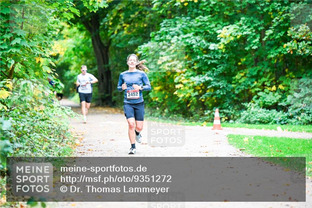 12.10.2025 - Bramfelder Halbmarathon 2025 Dr. Thomas Lammeyer http://msf.ph/oto/9351272 12.10.2025 10:38:28 Laufen 2452 meine-sportfotos.de