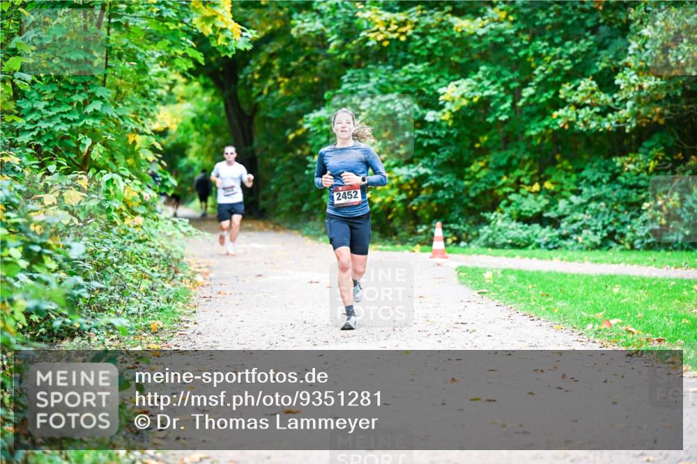 12.10.2025 - Bramfelder Halbmarathon 2025 Dr. Thomas Lammeyer http://msf.ph/oto/9351281 12.10.2025 10:38:30 Laufen 2452 meine-sportfotos.de