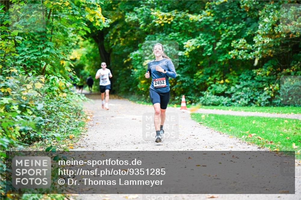 12.10.2025 - Bramfelder Halbmarathon 2025 Dr. Thomas Lammeyer http://msf.ph/oto/9351285 12.10.2025 10:38:30 Laufen 2452 meine-sportfotos.de