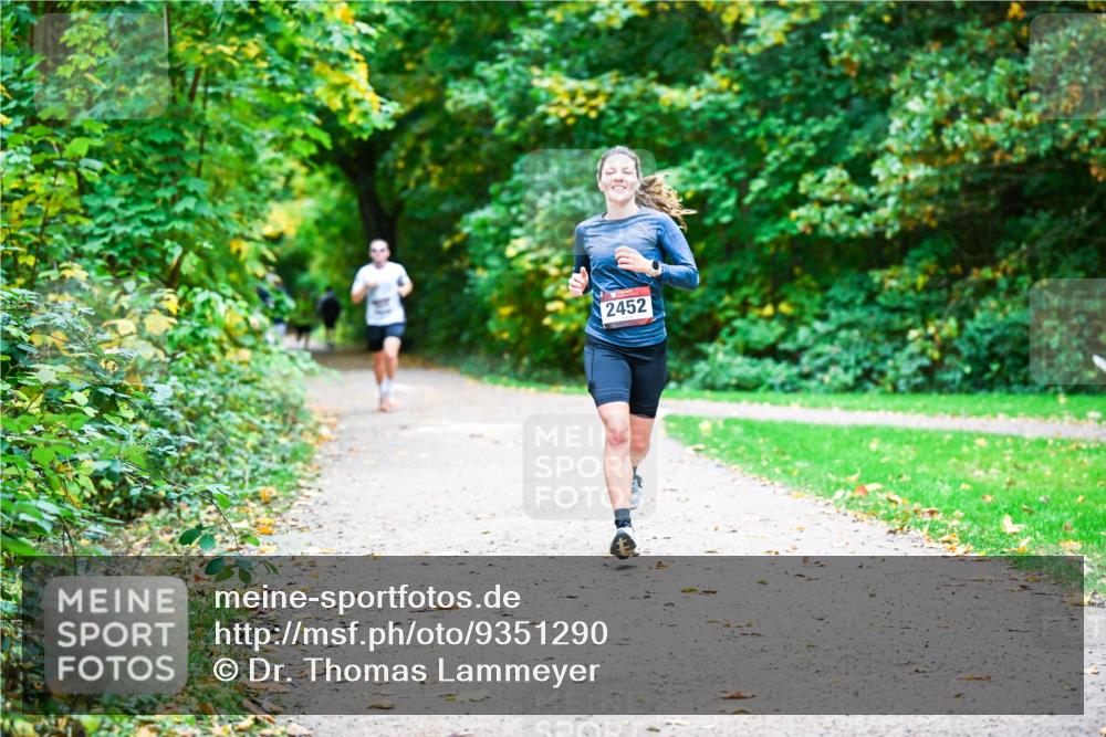 12.10.2025 - Bramfelder Halbmarathon 2025 Dr. Thomas Lammeyer http://msf.ph/oto/9351290 12.10.2025 10:38:31 Laufen 2452 meine-sportfotos.de