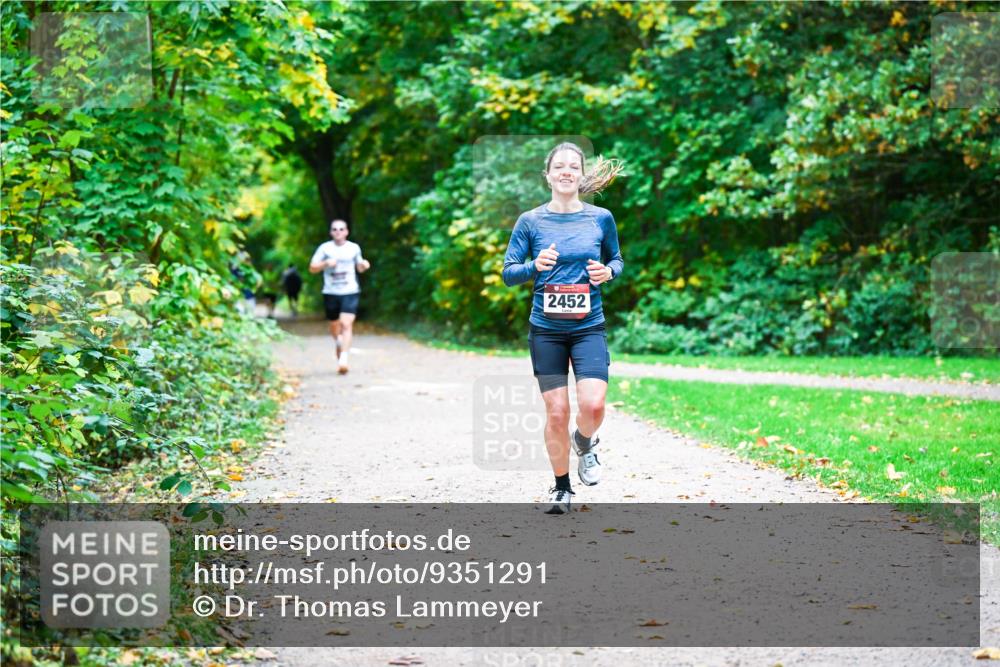12.10.2025 - Bramfelder Halbmarathon 2025 Dr. Thomas Lammeyer http://msf.ph/oto/9351291 12.10.2025 10:38:31 Laufen 2452 meine-sportfotos.de
