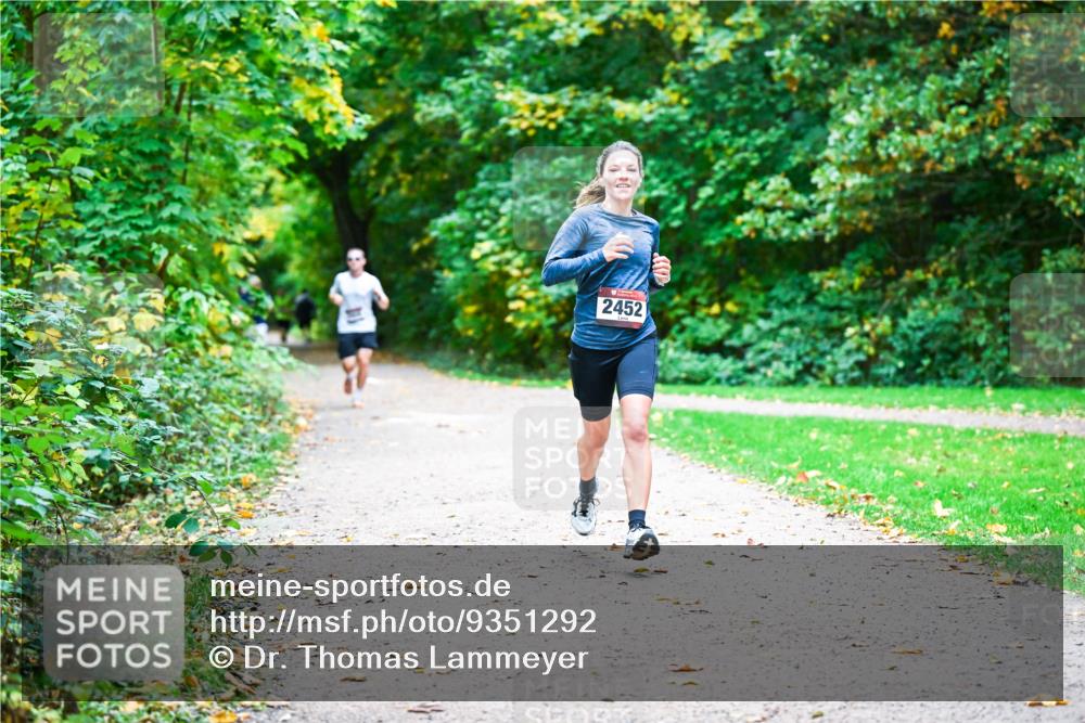 12.10.2025 - Bramfelder Halbmarathon 2025 Dr. Thomas Lammeyer http://msf.ph/oto/9351292 12.10.2025 10:38:31 Laufen 2452 meine-sportfotos.de