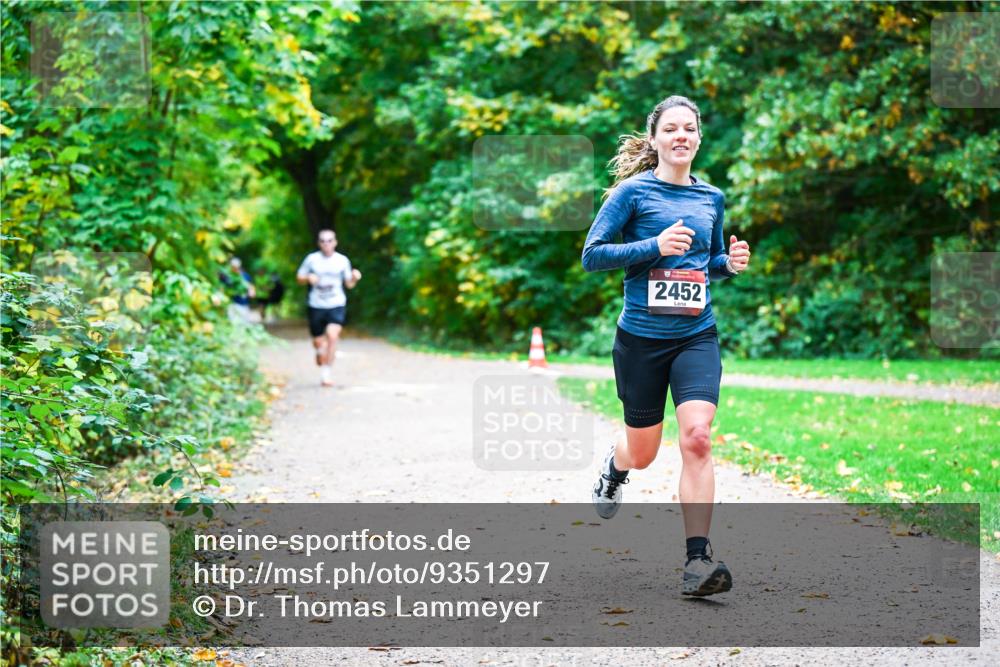 12.10.2025 - Bramfelder Halbmarathon 2025 Dr. Thomas Lammeyer http://msf.ph/oto/9351297 12.10.2025 10:38:32 Laufen 2452 meine-sportfotos.de