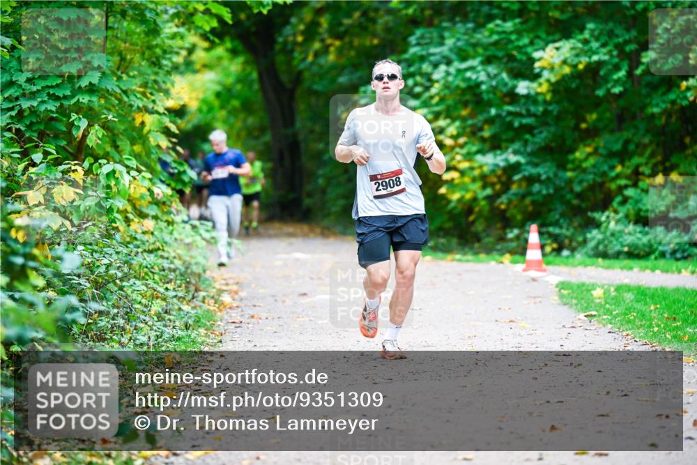 12.10.2025 - Bramfelder Halbmarathon 2025 Dr. Thomas Lammeyer http://msf.ph/oto/9351309 12.10.2025 10:38:35 Laufen 2908 meine-sportfotos.de