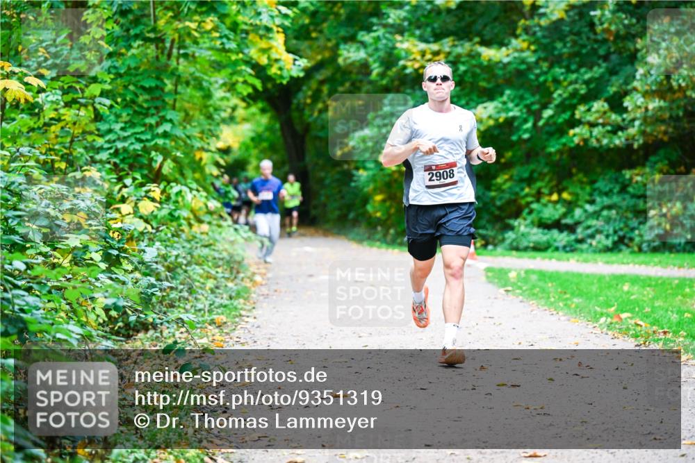 12.10.2025 - Bramfelder Halbmarathon 2025 Dr. Thomas Lammeyer http://msf.ph/oto/9351319 12.10.2025 10:38:36 Laufen 2908 meine-sportfotos.de