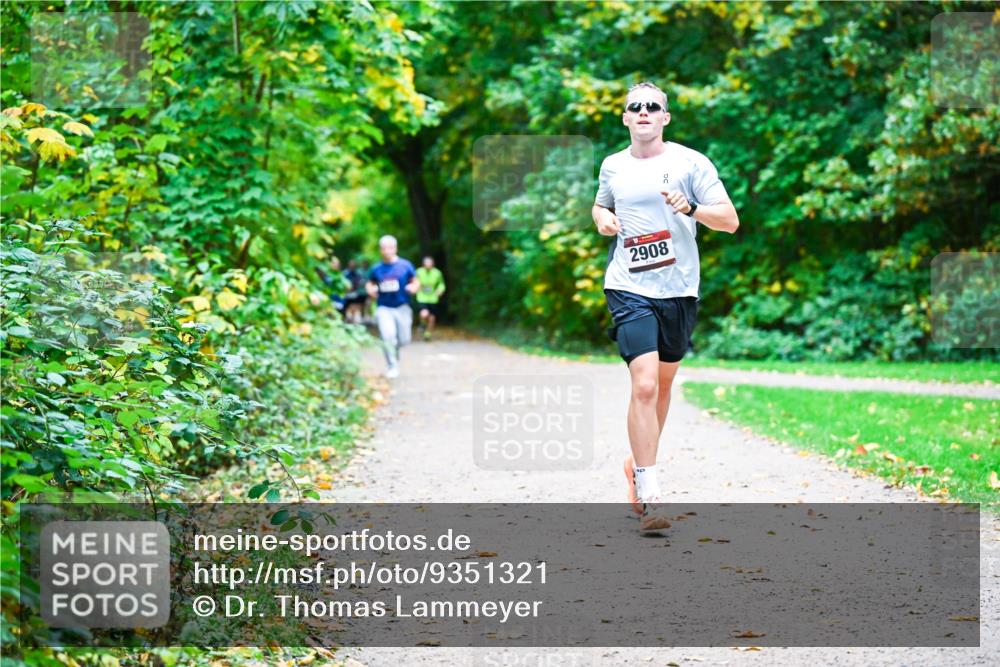 12.10.2025 - Bramfelder Halbmarathon 2025 Dr. Thomas Lammeyer http://msf.ph/oto/9351321 12.10.2025 10:38:36 Laufen 2908 meine-sportfotos.de