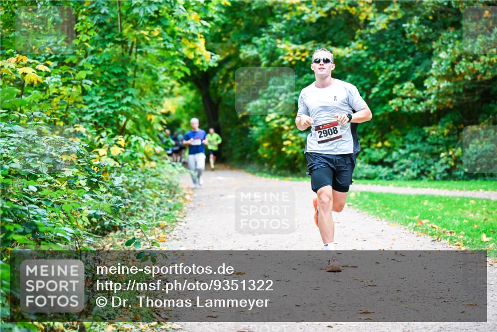 12.10.2025 - Bramfelder Halbmarathon 2025 Dr. Thomas Lammeyer http://msf.ph/oto/9351322 12.10.2025 10:38:36 Laufen 2908 meine-sportfotos.de
