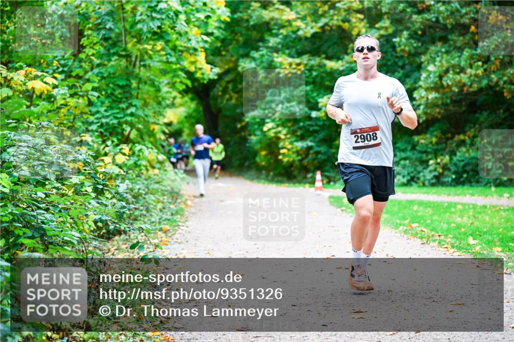 12.10.2025 - Bramfelder Halbmarathon 2025 Dr. Thomas Lammeyer http://msf.ph/oto/9351326 12.10.2025 10:38:37 Laufen 2908 meine-sportfotos.de