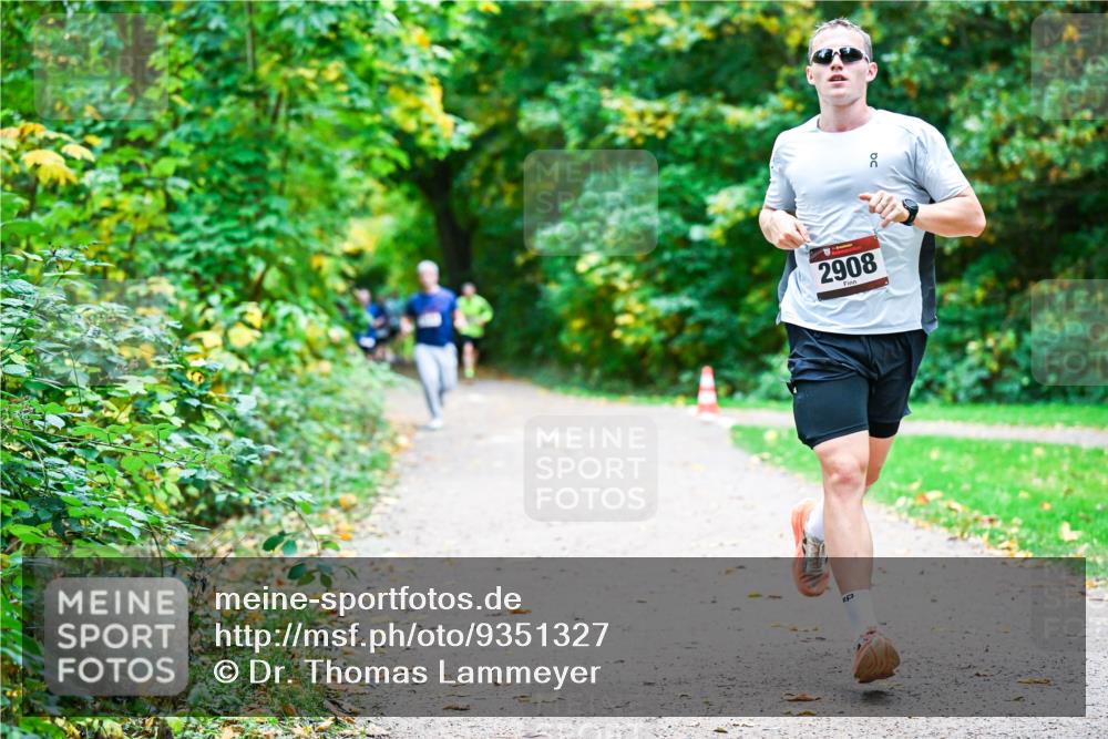 12.10.2025 - Bramfelder Halbmarathon 2025 Dr. Thomas Lammeyer http://msf.ph/oto/9351327 12.10.2025 10:38:37 Laufen 2908 meine-sportfotos.de
